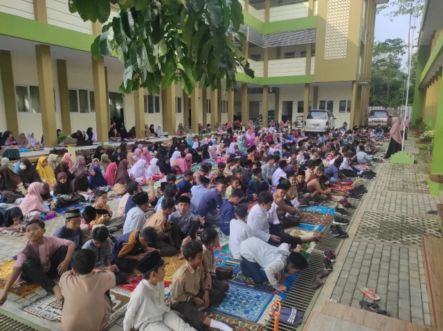Beasiswa Yatim & Dhu'afa